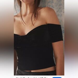 NWT Urban Outfitters XS Black Kimchi Blue Esme Velvet Off-The-Shoulder Top